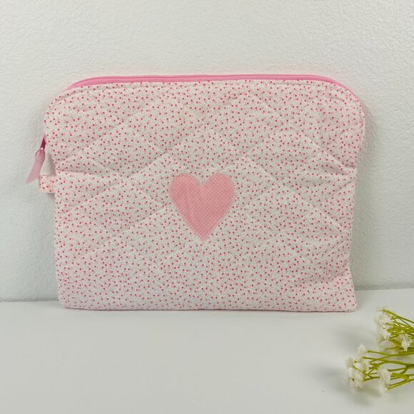 Handmade quilted laptop bag with zipper in pink polka dot and heart fabric - Picture 1 of 10